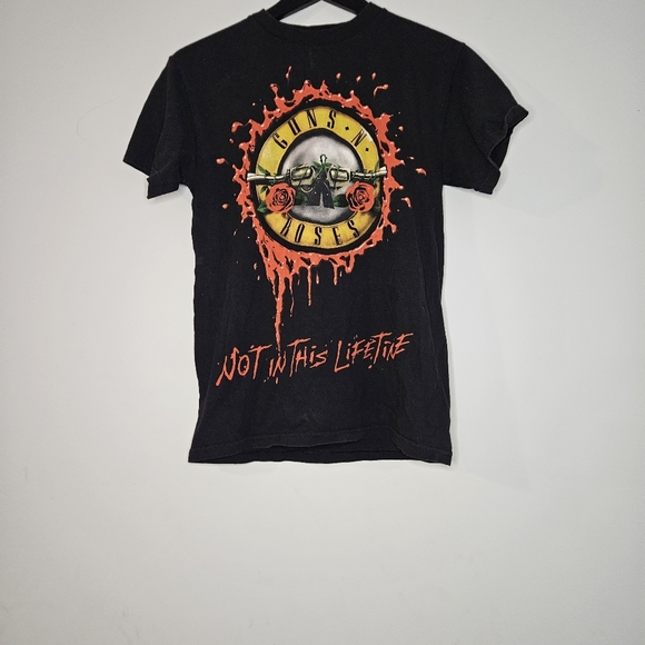 Guns n' Rose's women's concert tee 2017 not in this lifetime tour - Picture 9 of 9